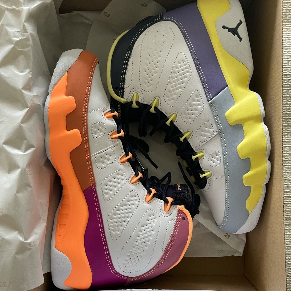 Air Jordan 9 Retro Women’s Shoe